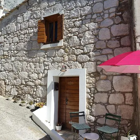Lidija Holiday home Makarska